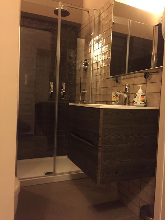 Piazza Alario Apartman Salerno Szoba fotó